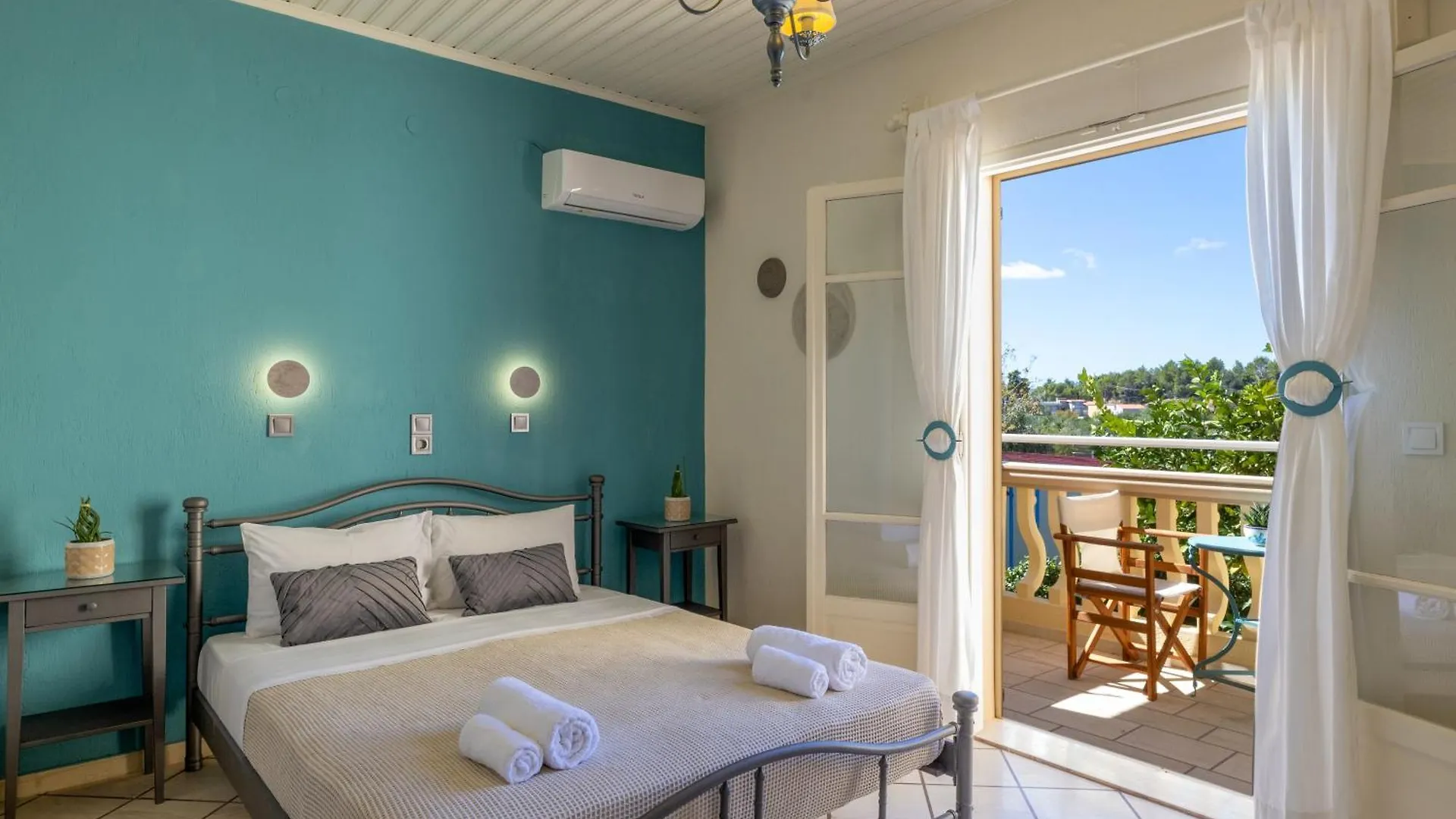 Minas Studios Lassi  Grecia